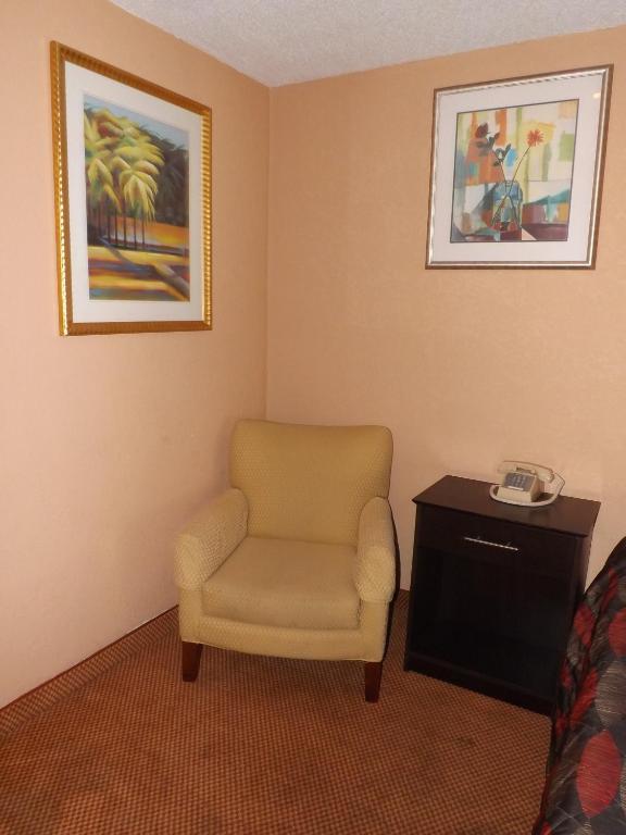 Hotel And Lounge 2*